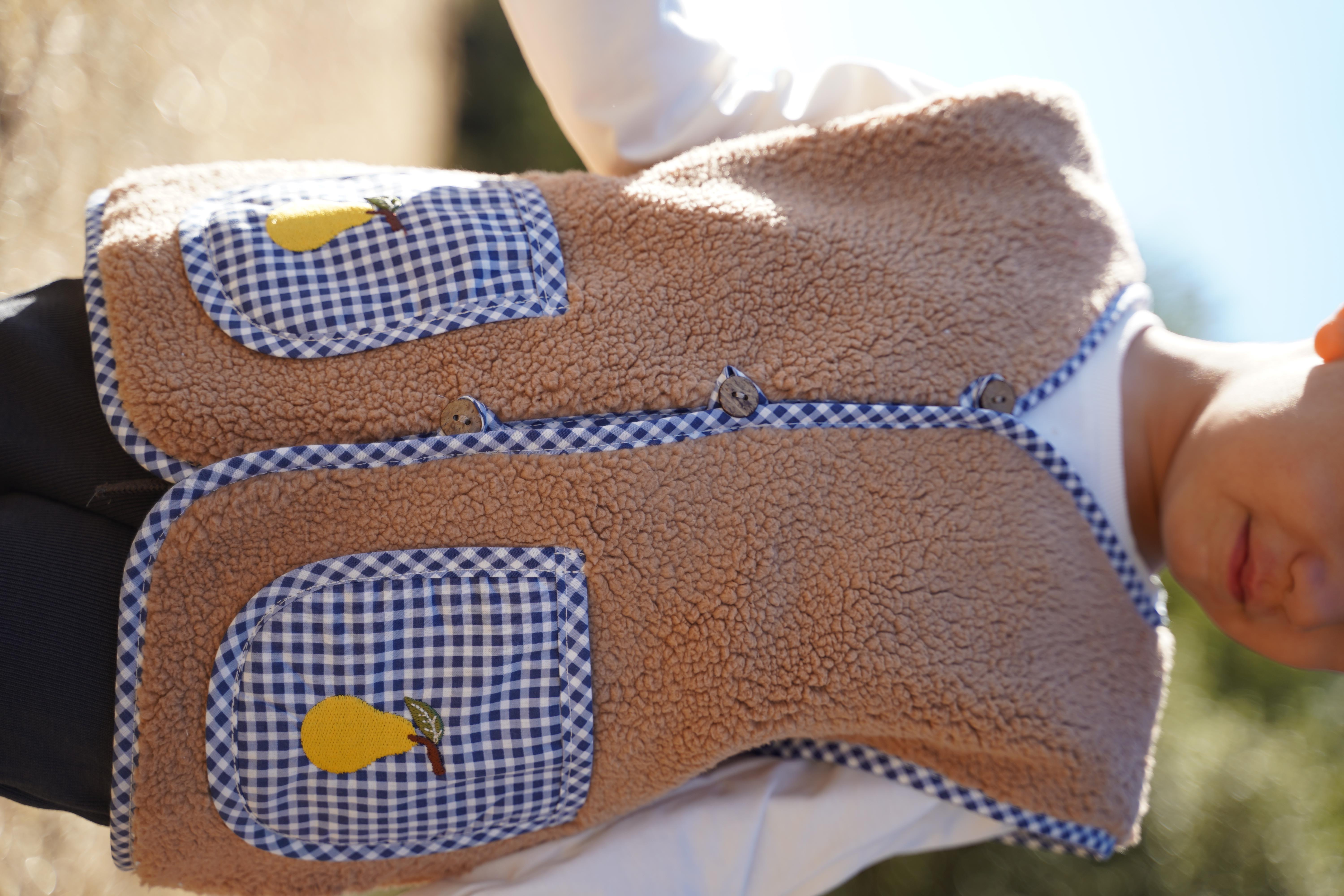 YELEKYelek & CeketKİRAZKİDSArmut Nakışlı Kahverengi Teddy YelekKİMPEKS TEKSTİL