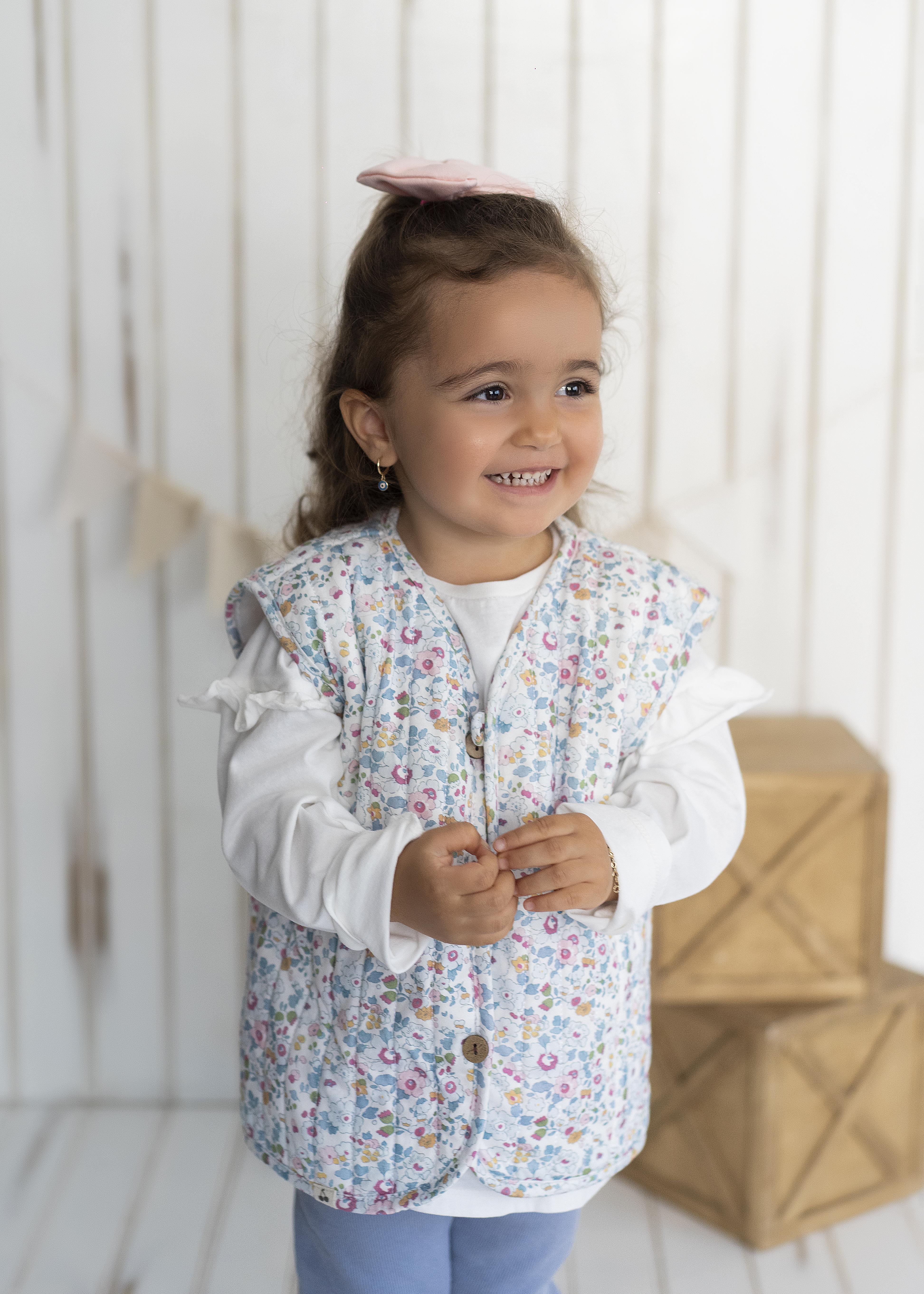 PELUŞ YELEKYelek & CeketKİRAZKİDSÇiçek Desenli Peluş Bebek yeleğiKİMPEKSTEKSTİL 