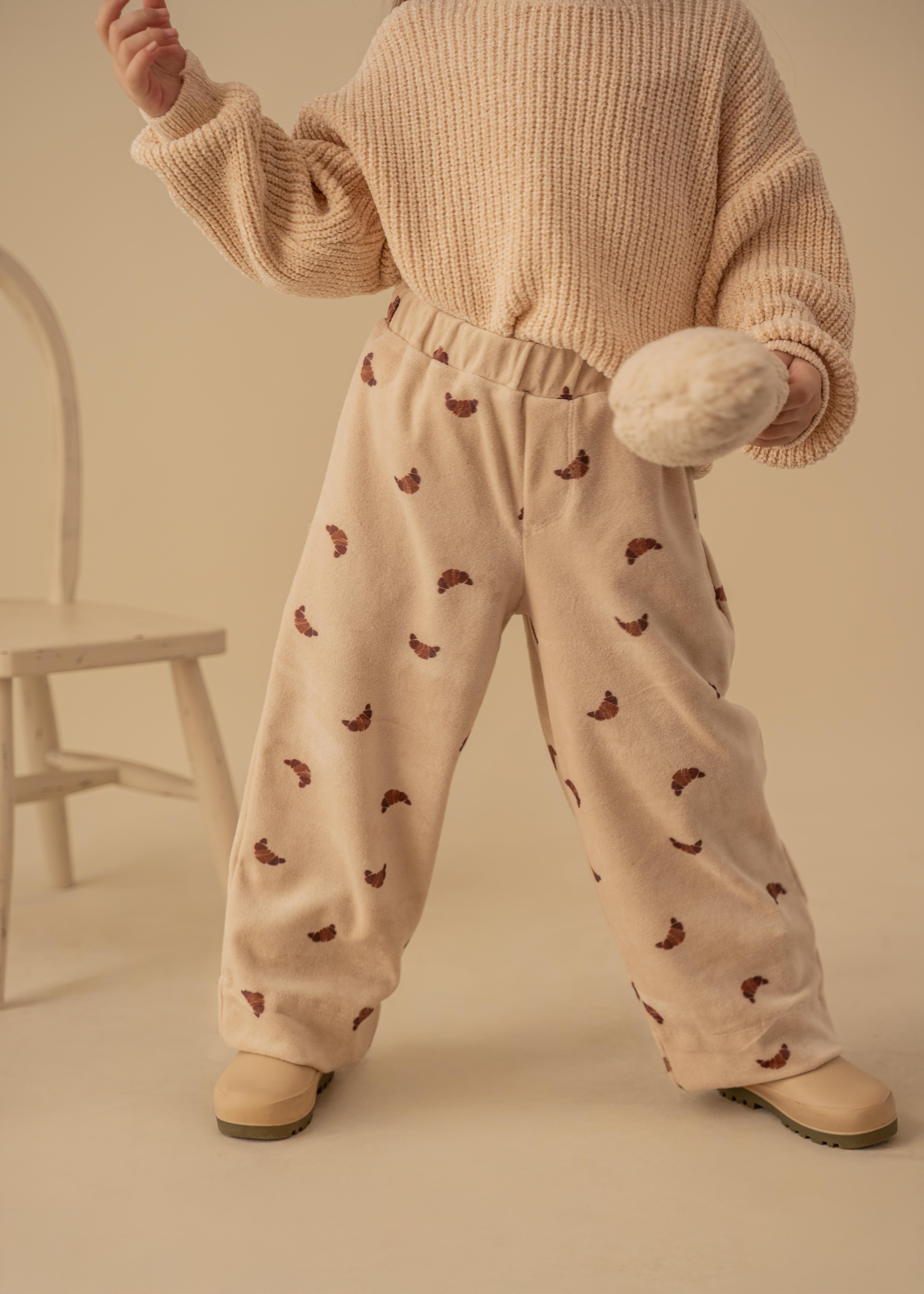 PantolonKİRAZKİDSKRUVASAN DESENLİ KADİFE GENİŞ PANTOLONKİMPEKS TEKSTİL