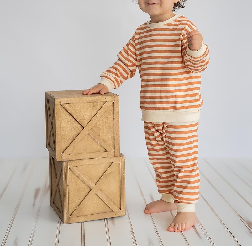 PİJAMA TAKIMIPijama TakımıKİRAZKİDSTuruncu Çizgi Desenli Pamuklu Pijama TakımıKİMPEKS TEKSTİL
