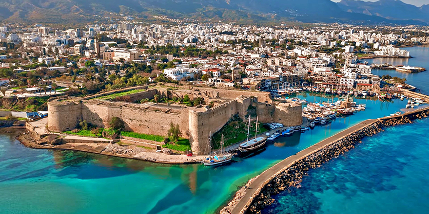 Ziya Efendi Cezerye ve Kuruyemiş: Kıbrıs'ın En İyi Cezerye ve Lokumunu Nerede Bulabilirim?