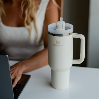 Stanley Stan Adv 40Oz Qnchrh2.O Tm Tumb Crm Tnal Termos