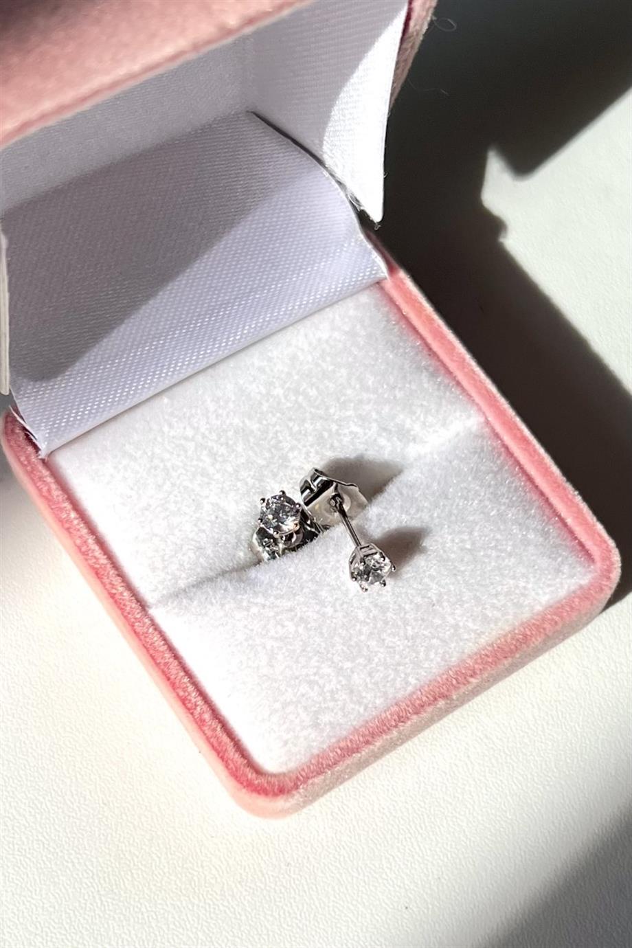 3 MM Tektaş Küpe Çifti | Çelik