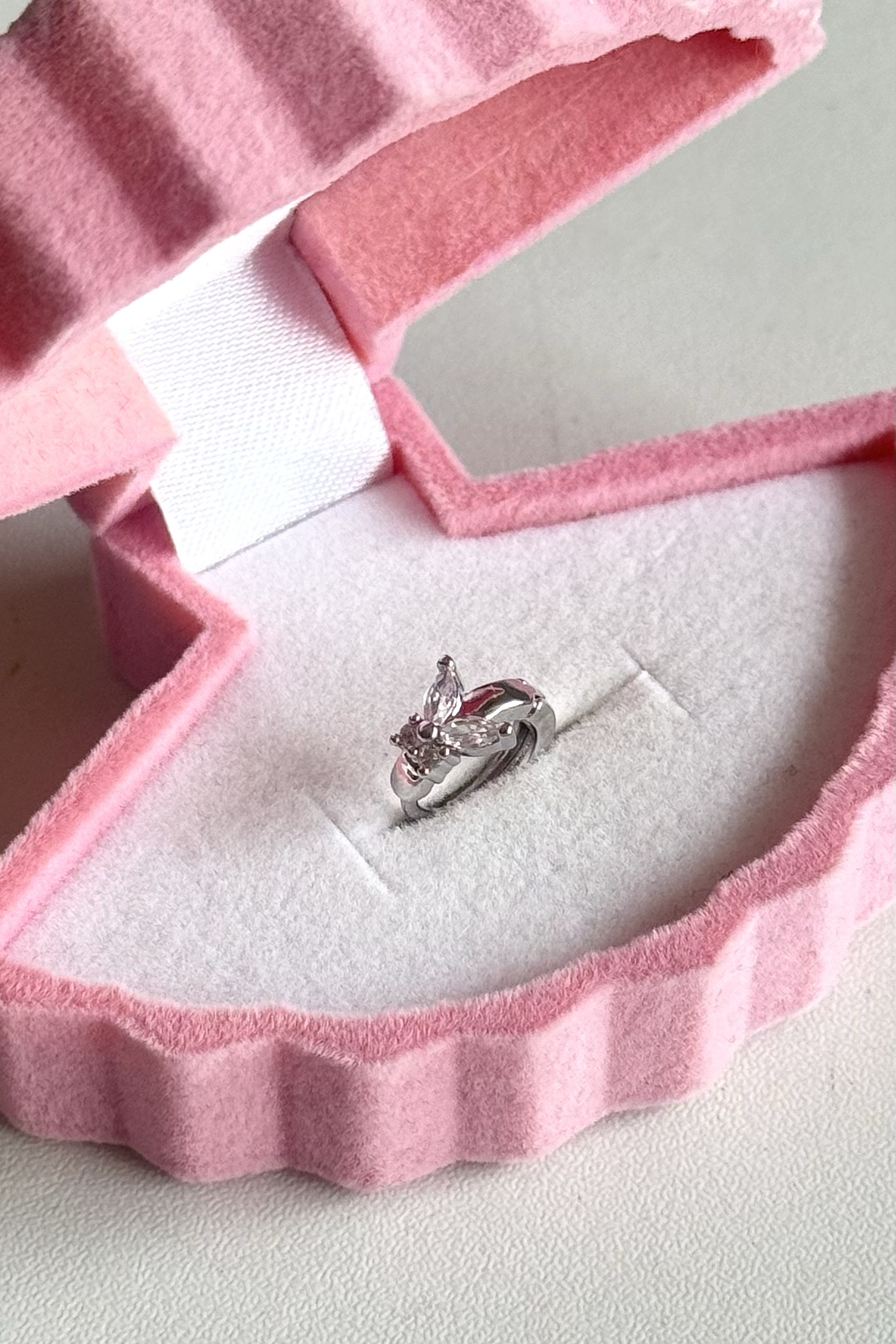 Taşlı Kelebek 8 MM Halka Piercing Çelik