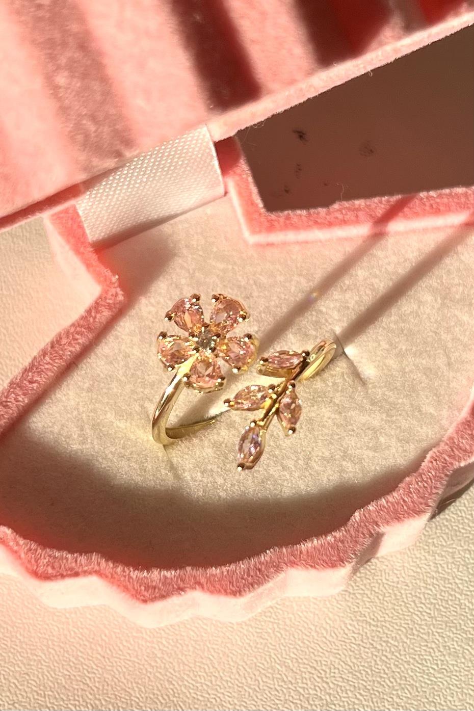 Pembe Çiçek Yüzük