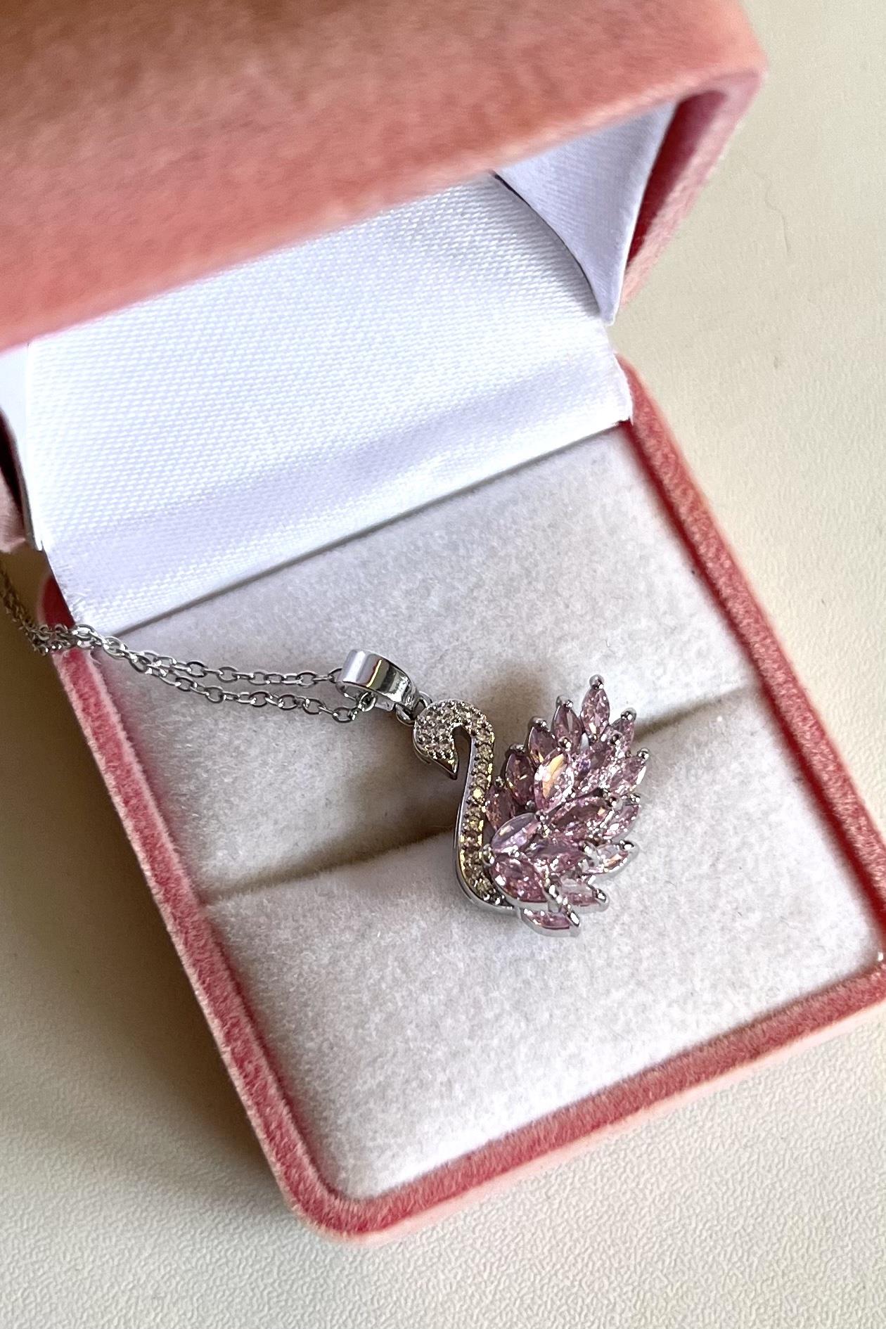 Pembe Taşlı Kuğu Kolye Çelik