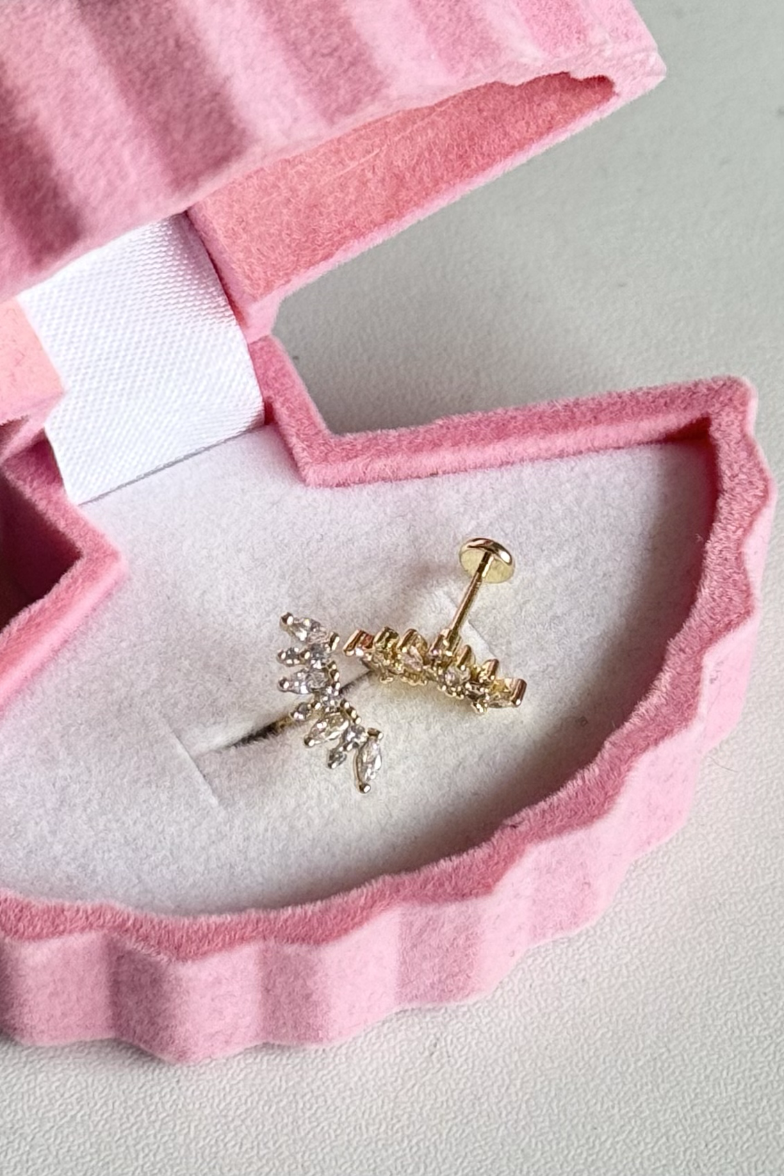 Taşlı Uzun Kanat Piercing Cerrahi Çelik