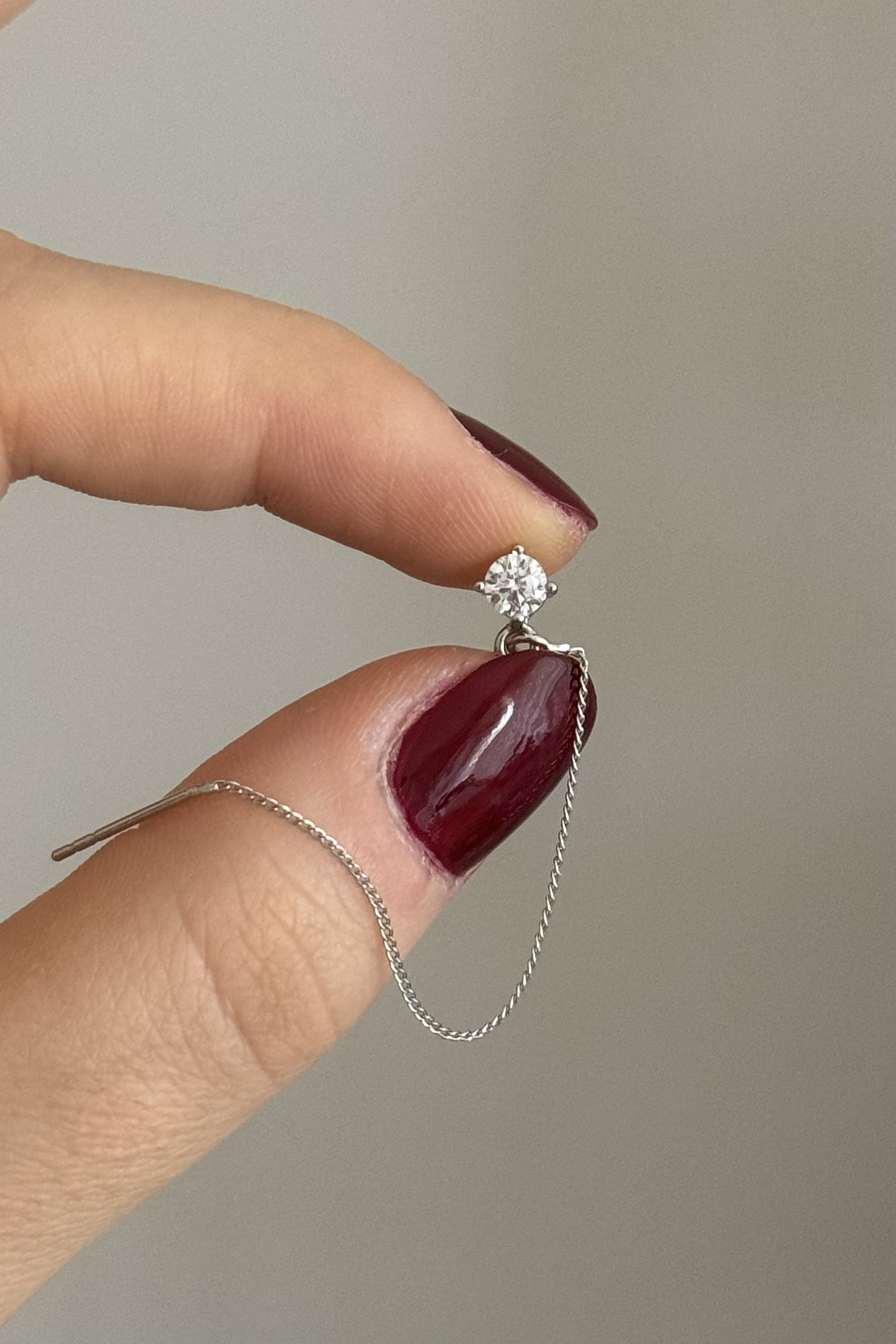 Tekli Taş Sallantılı Zincir Küpe Çelik