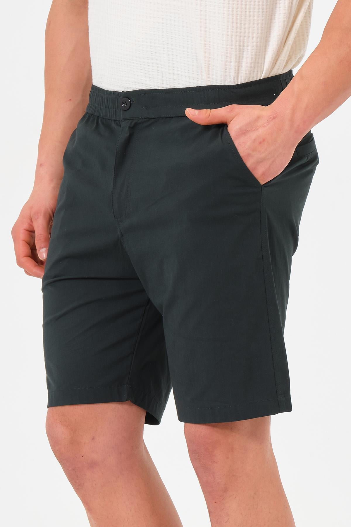 Erkek Petrol Standart Fit Normal Kesim %100 Pamuk Cepli Dokuma Şort