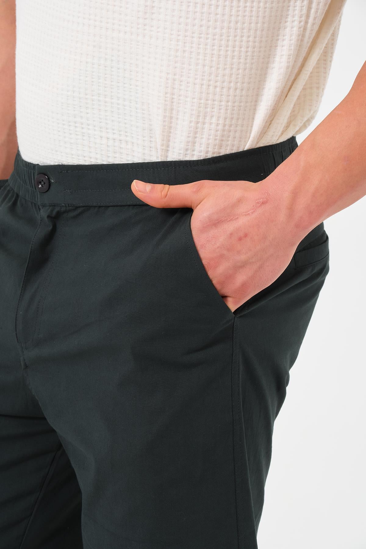 Erkek Petrol Standart Fit Normal Kesim %100 Pamuk Cepli Dokuma Şort