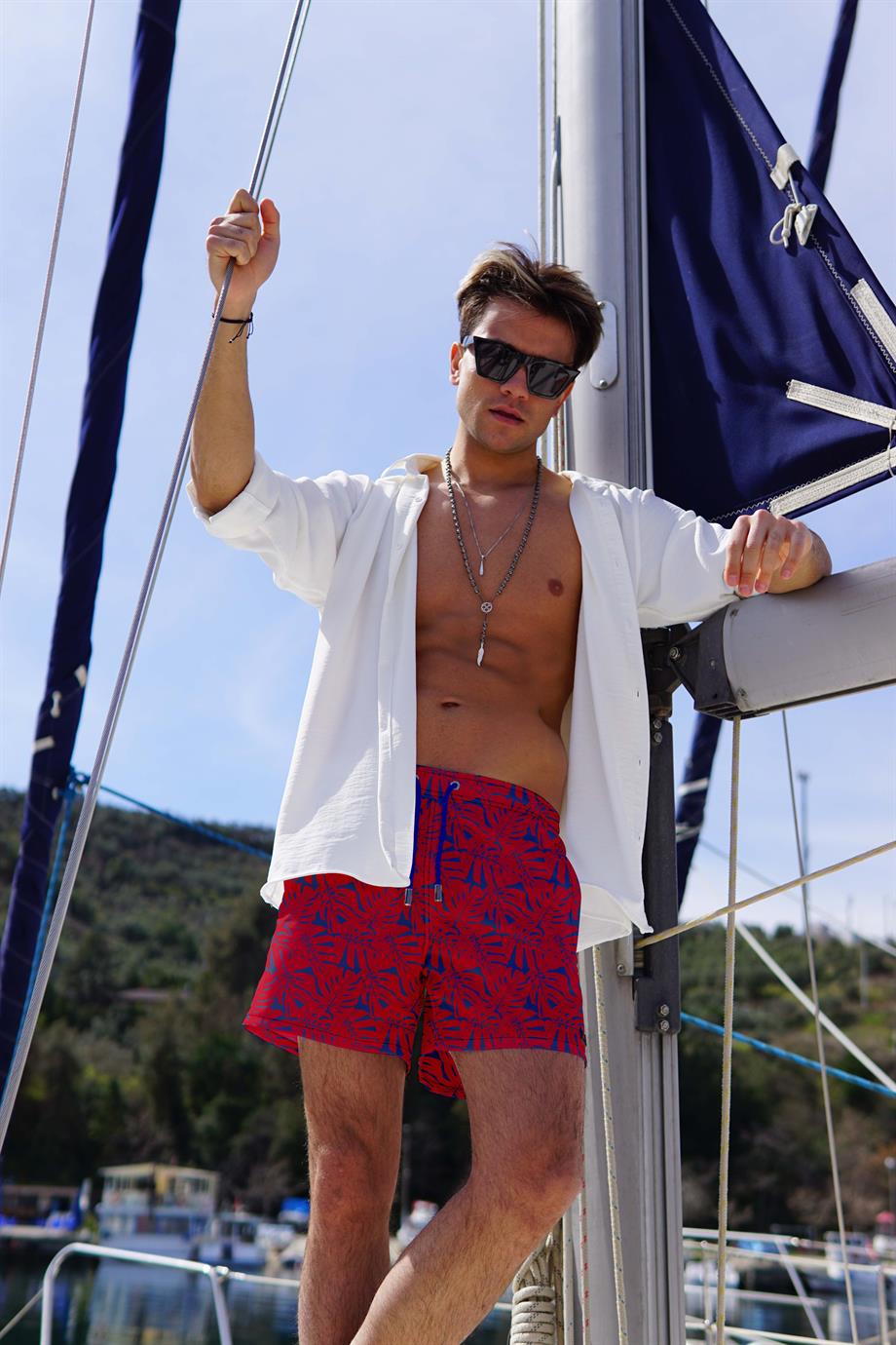 Büyük Yaprak Desenli Kırmızı Standart Boy Erkek Mayo Deniz Şortu 