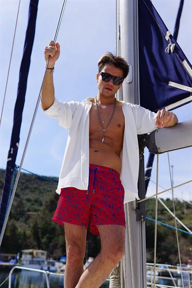 Büyük Yaprak Desenli Kırmızı Standart Boy Erkek Mayo Deniz Şortu 