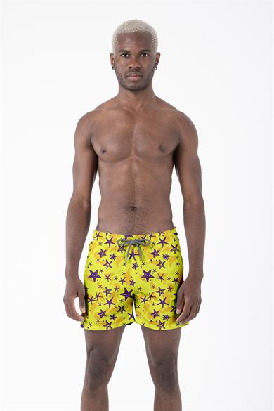 Sarı Deniz Yıldızı Desenli Su İtici Çabuk Kuruma Özellikli Standart Boy Erkek Mayo Deniz Şortu