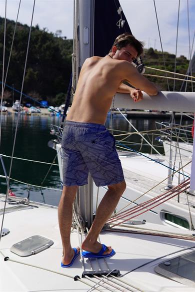 Büyük Yaprak Desenli Gri Uzun Boy Erkek Mayo Deniz ve Havuz Şortu 