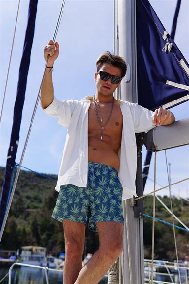 Yaprak Desenli Standart Boy Erkek Mayo Deniz ve Havuz Şortu 