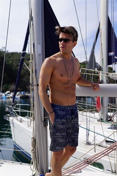 Siyah Desenli Uzun Boy Erkek Mayo Deniz ve Havuz Şortu 