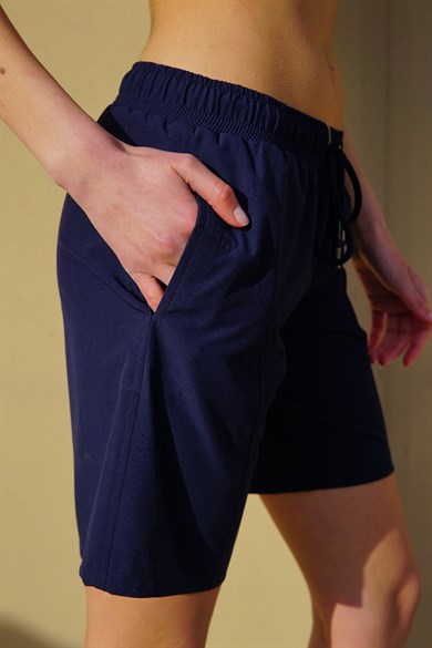 Lacivert Büyük Beden Uzun Boy Yan Cepli Kadın Mayo Deniz Şortu 