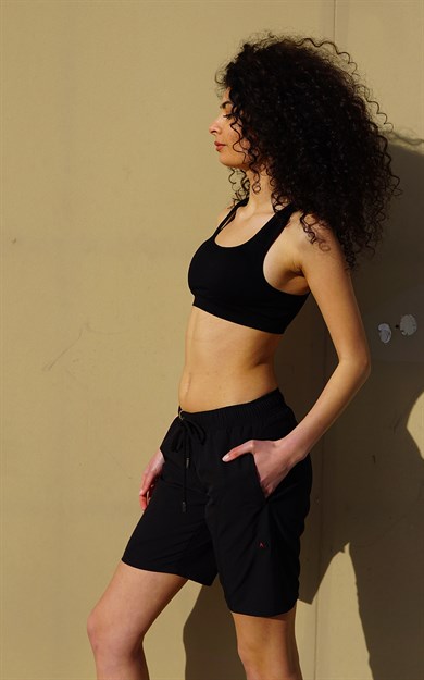 Siyah Büyük Beden Uzun Boy Yan Cepli Kadın Mayo Deniz Şortu 