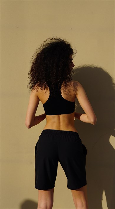 Siyah Büyük Beden Uzun Boy Yan Cepli Kadın Mayo Deniz Şortu 