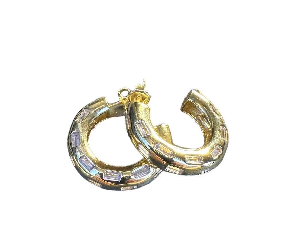 KALIN BAGET TAŞLI HALKA KÜPE ORTA BOY