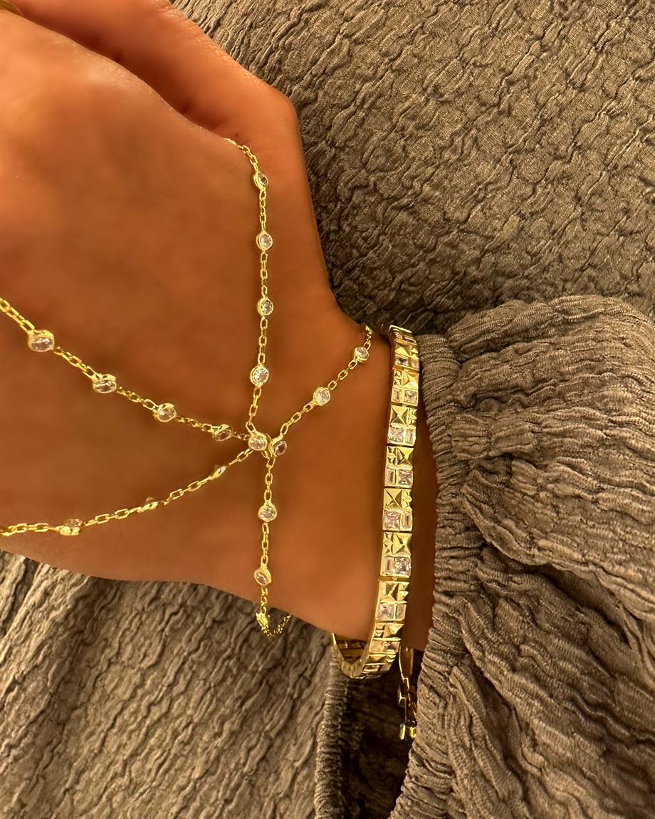 Üç zincir şahmeran