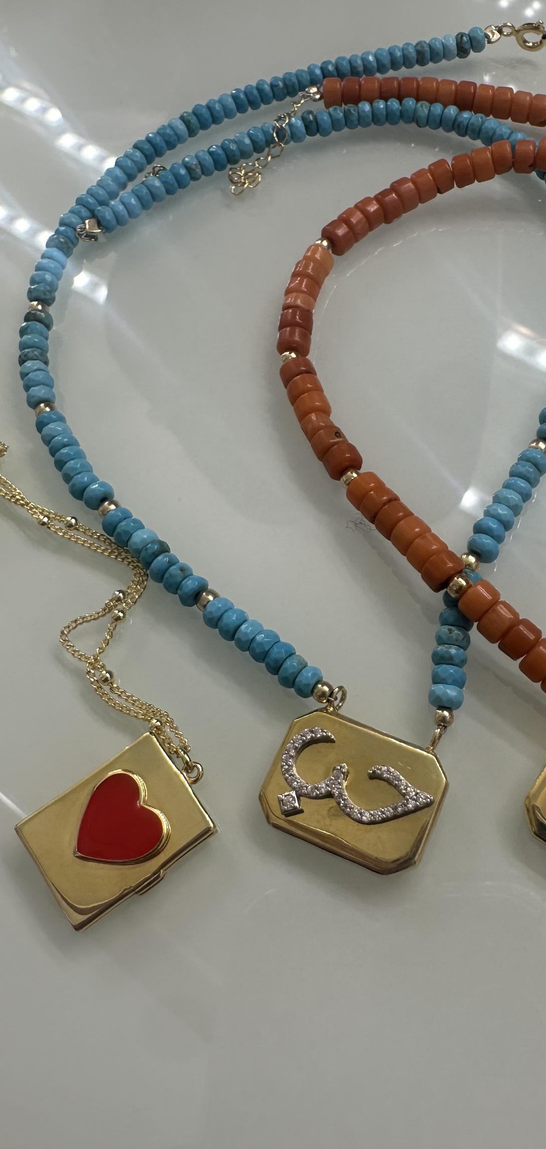 TURKUAZ PLAKA AŞK YAZILI KOLYE