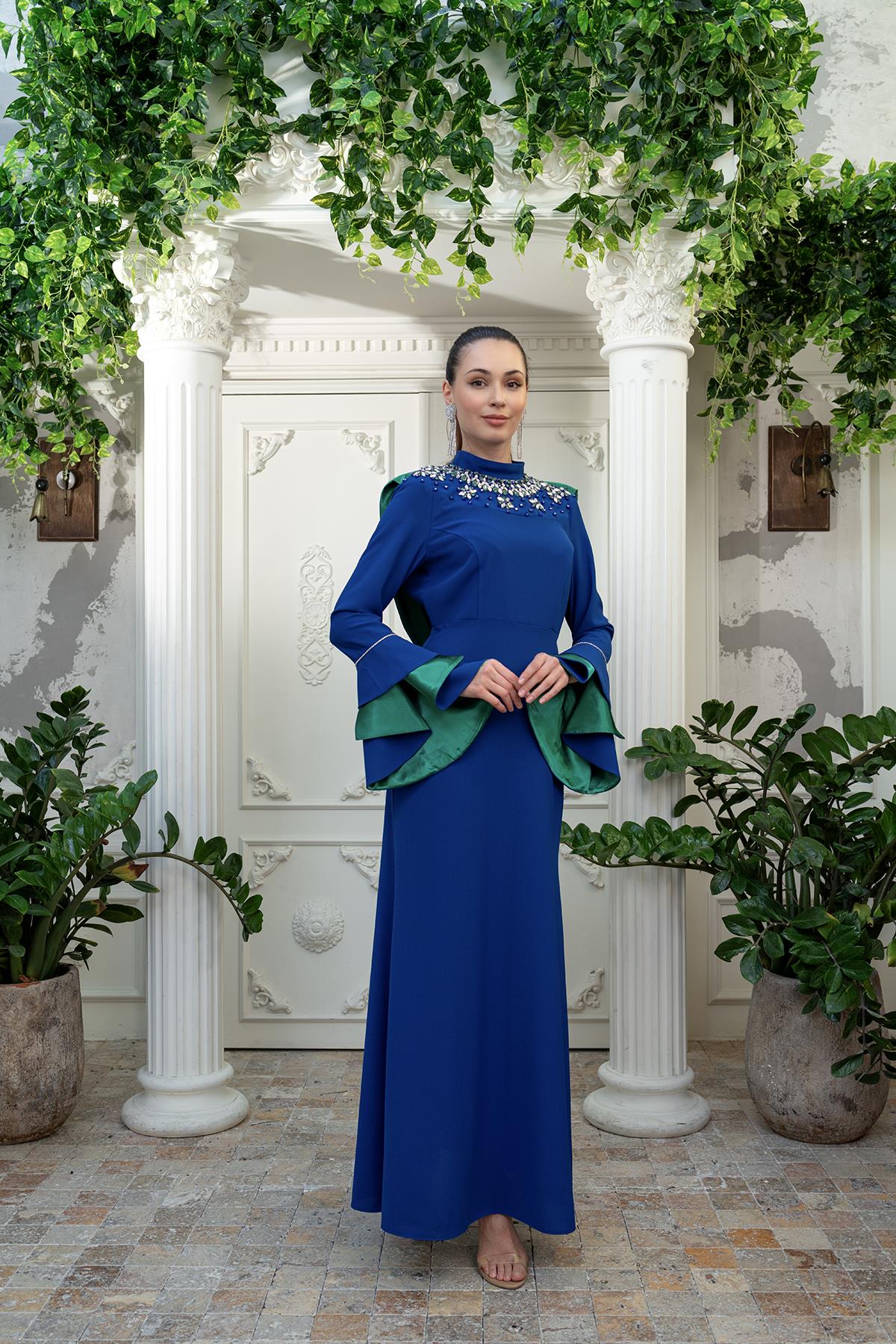 El İşlemeli Elbise Saks