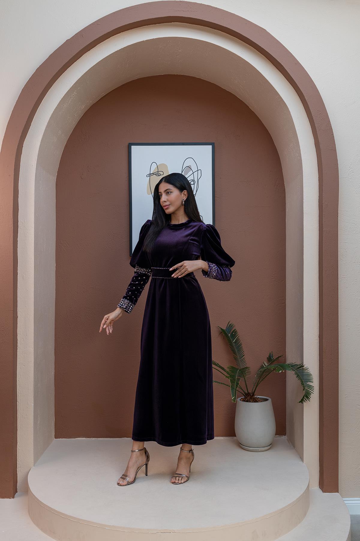 Kolları El İşlemeli Elbise Mor