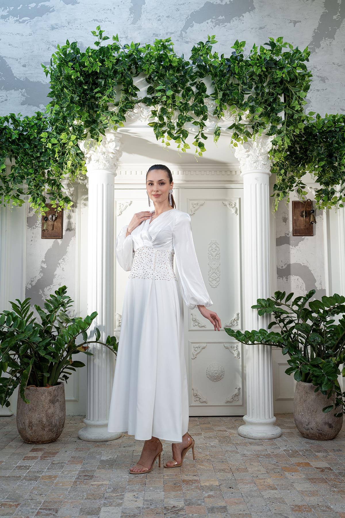 Organze El İşlemeli Elbise Beyaz