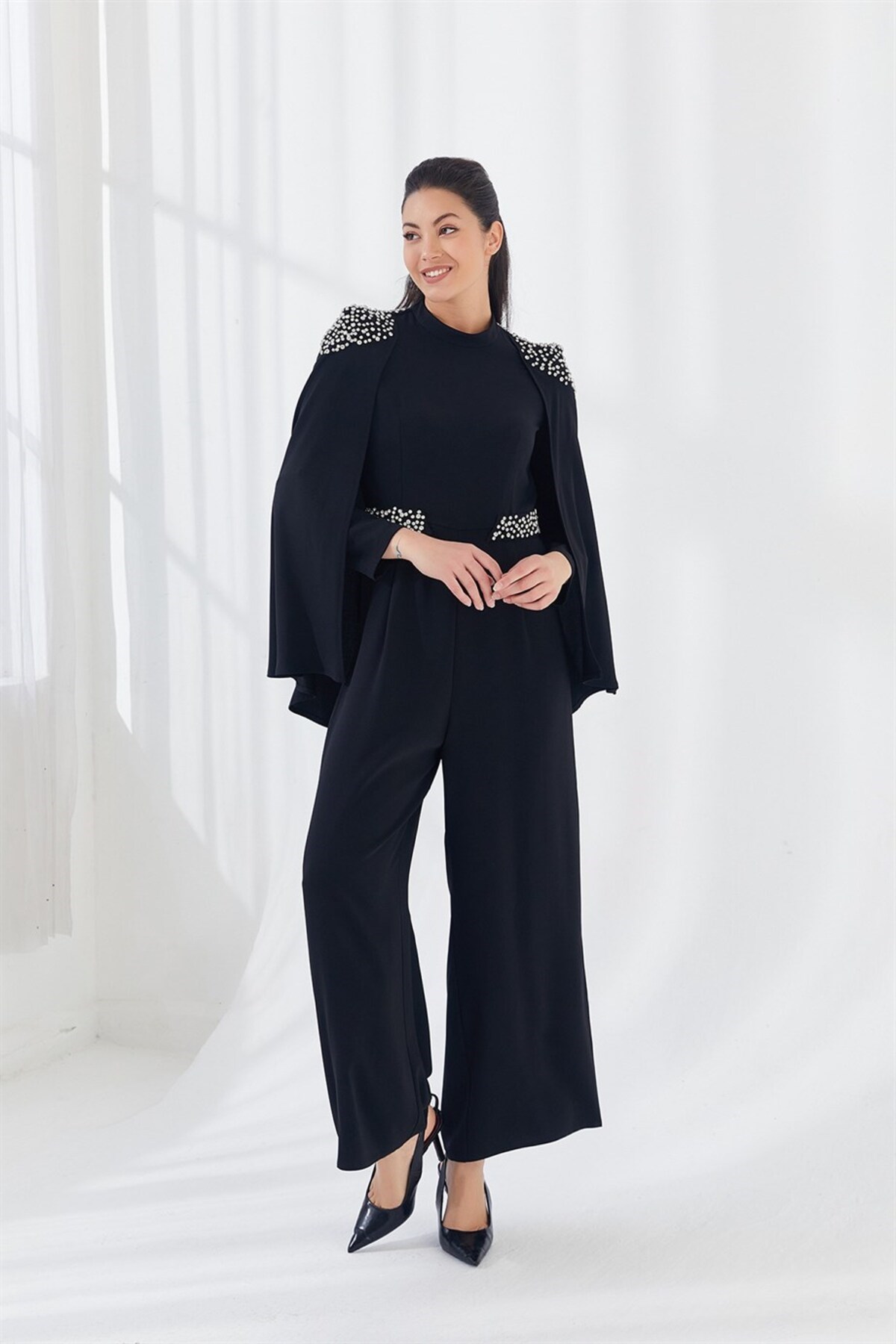 Taş İşlemeli Pelerinli Tulum Siyah