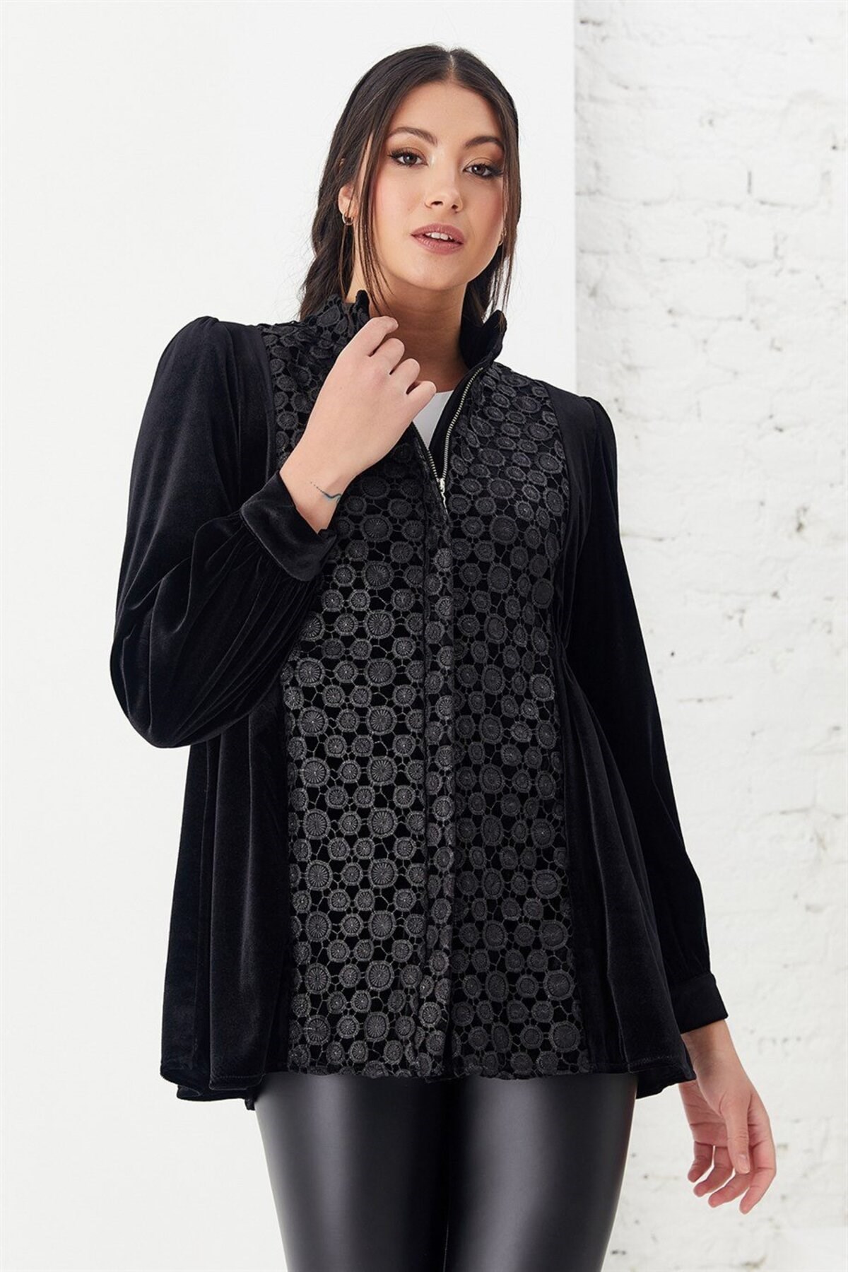 Dantelli Kadife Ceket Siyah