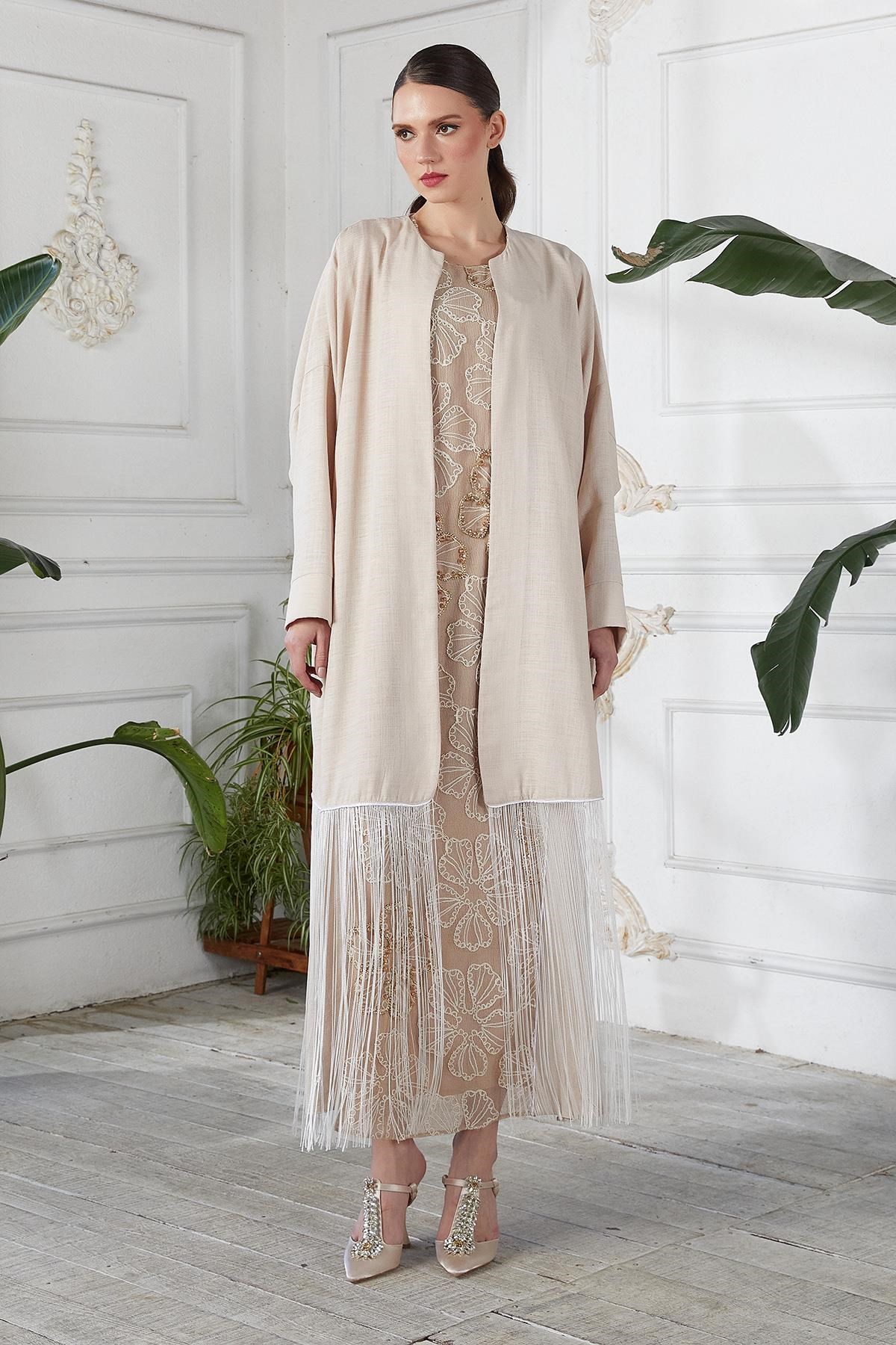 El İşlemeli Jakar Elbise Bej