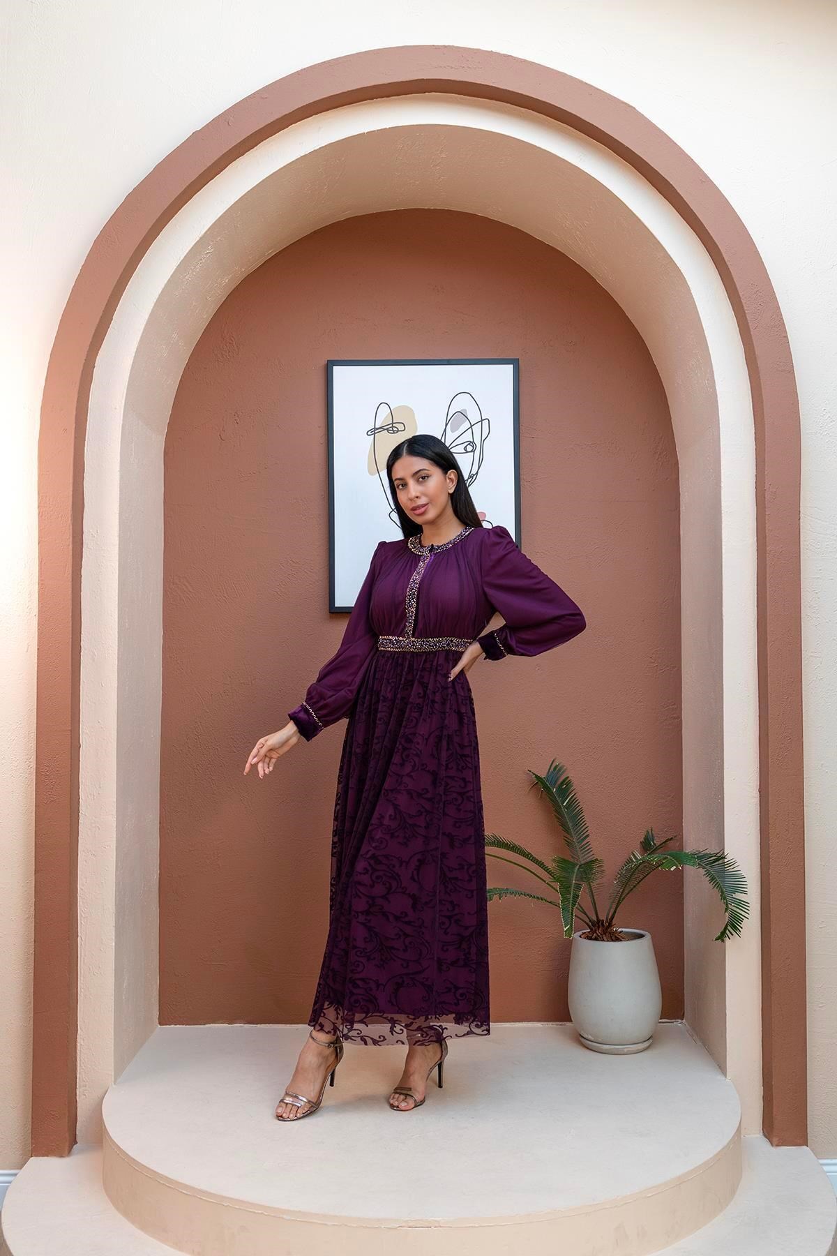 Flok Baskılı El İşlemeli Elbise Mor