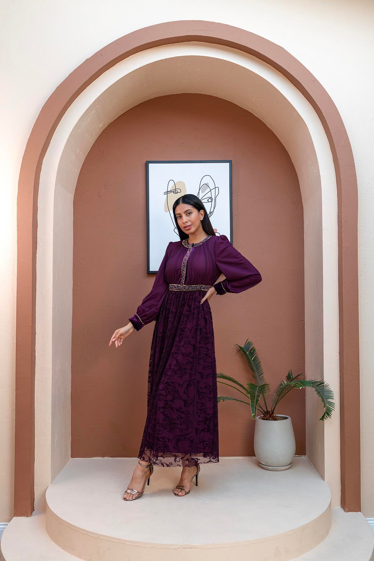 Flok Baskılı El İşlemeli Elbise Mor