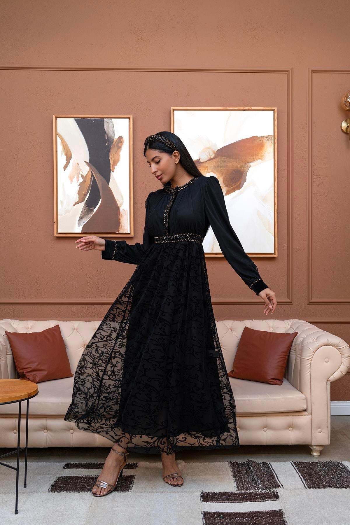 Flok Baskılı El İşlemeli Elbise Siyah