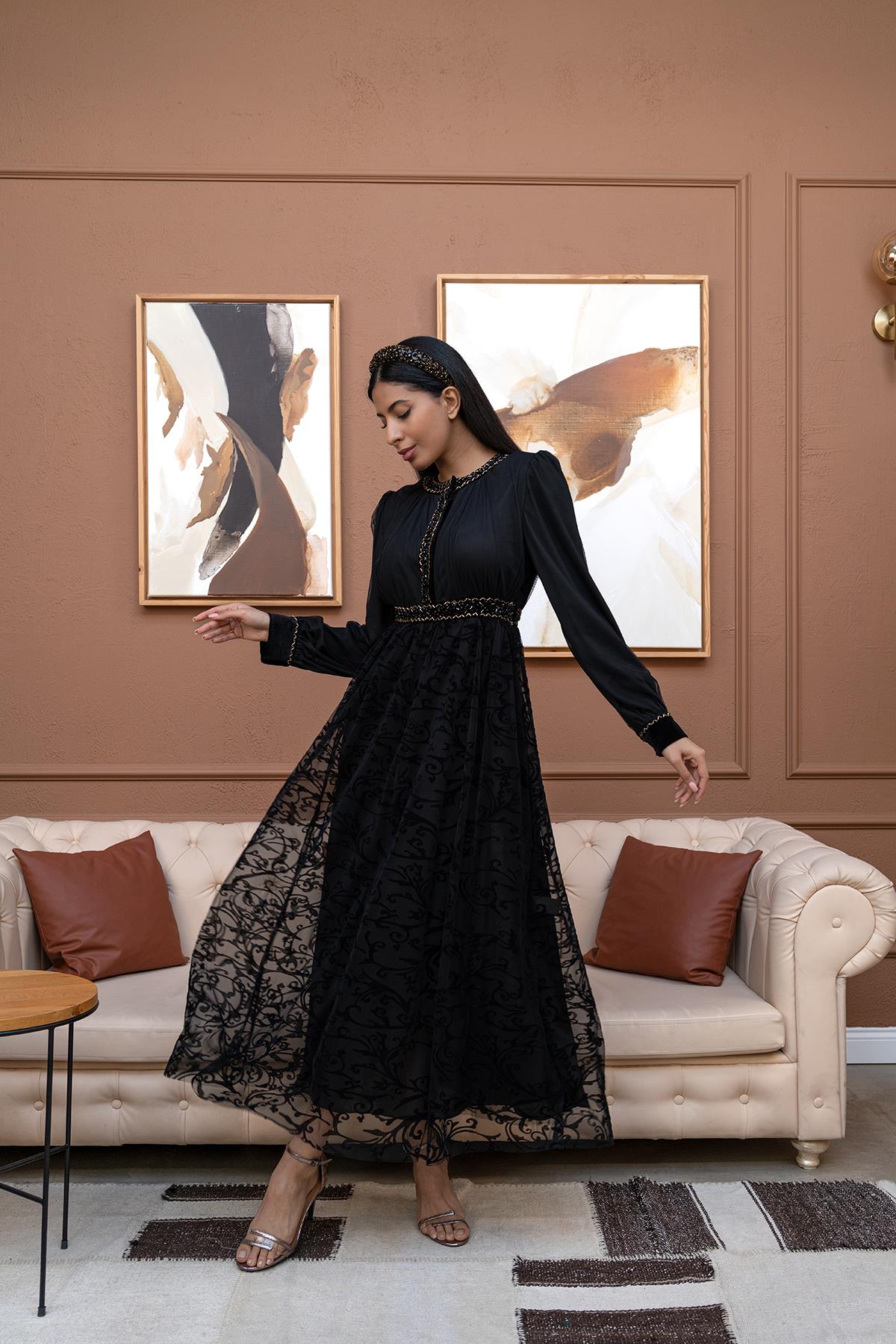 Flok Baskılı El İşlemeli Elbise Siyah