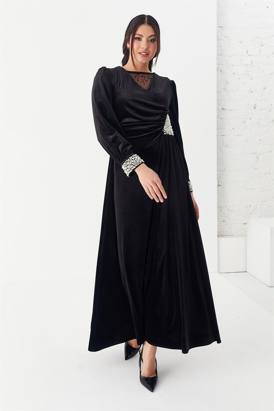 Kadife İnci İşlemeli Elbise Siyah