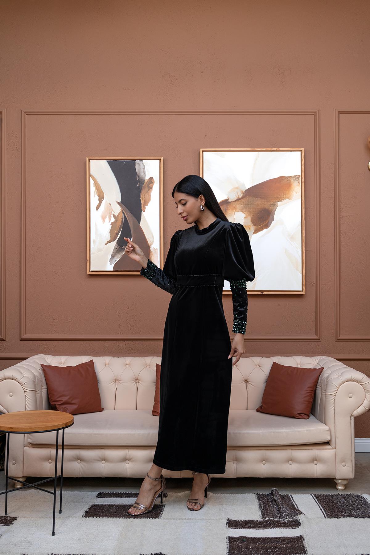 Kolları El İşlemeli Elbise Siyah