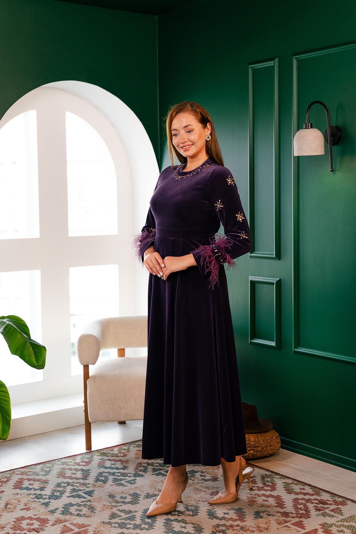 Kolları Taş İşlemeli Elbise Mor