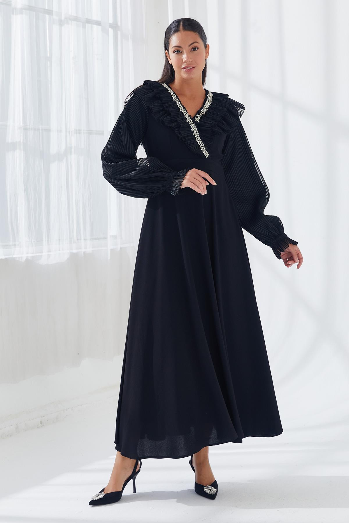 Kruvaze Yaka İnci İşlemeli Elbise Siyah