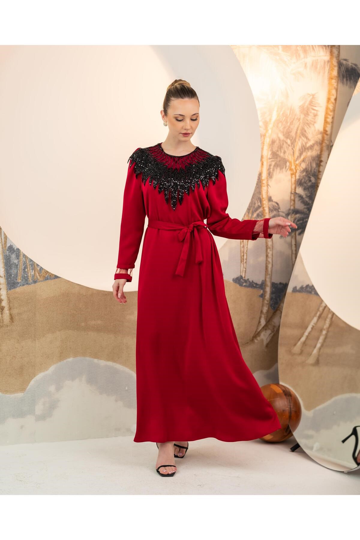 Omuzdan Aplikeli Elbise Bordo