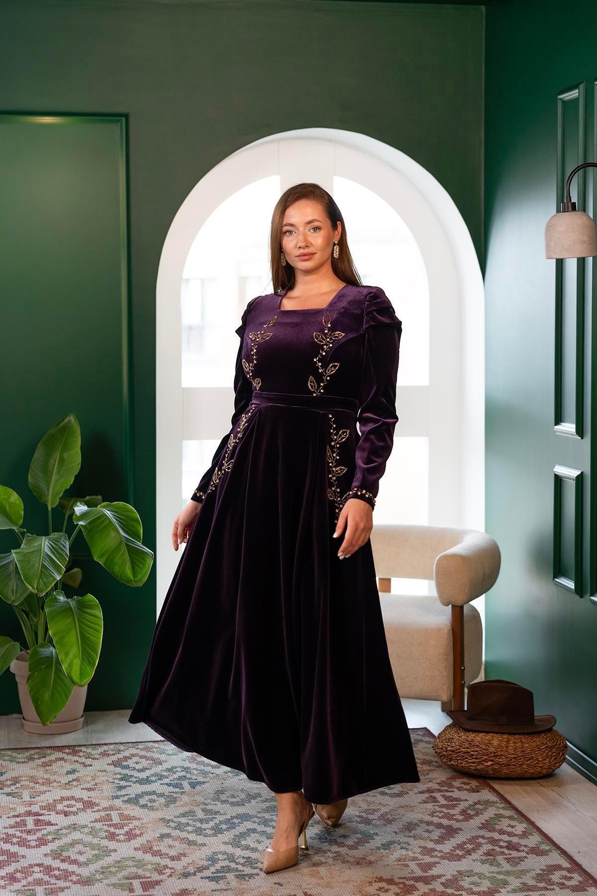 Taş İşlemeli Kadife Elbise Mor