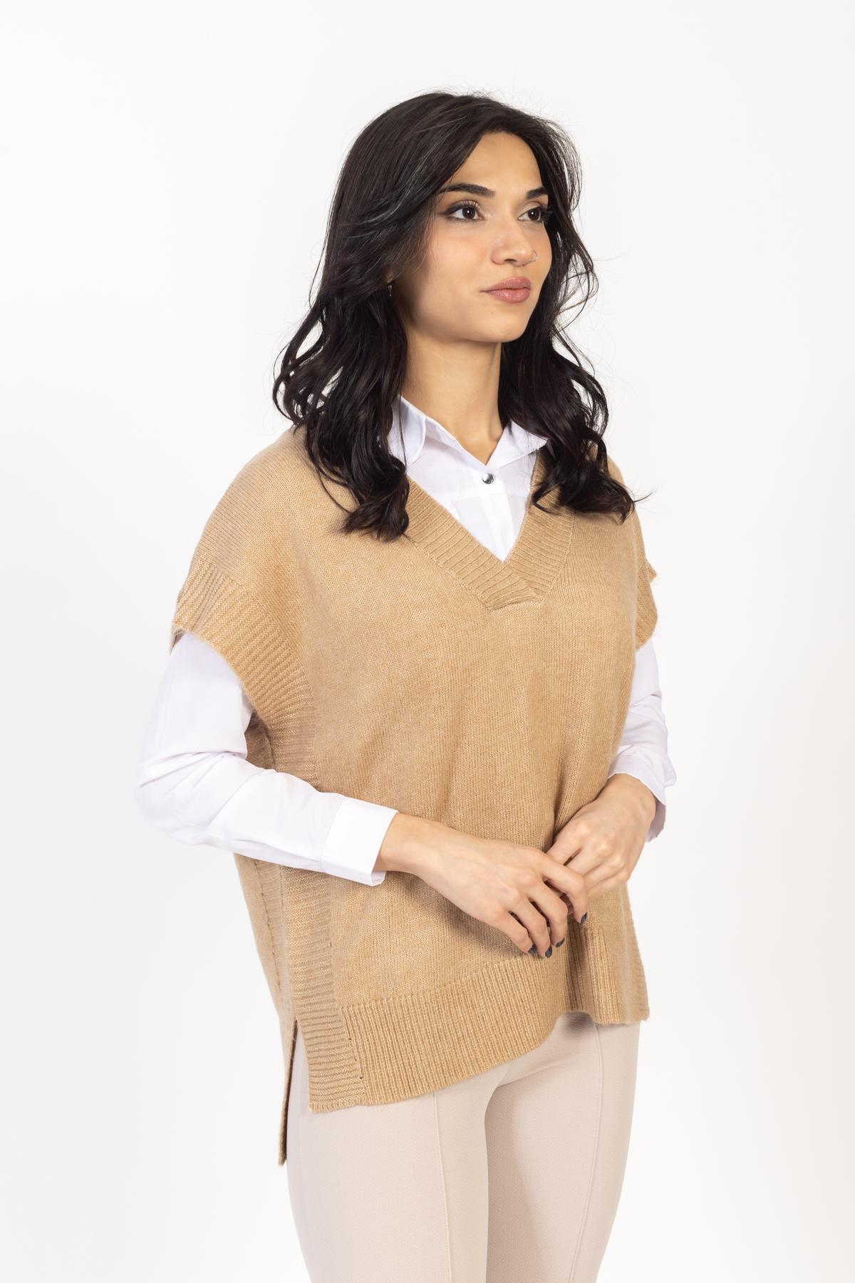 Vs Kadın V Yaka Triko Kolsuz Kazak 23 19 Emy 23k CAMEL