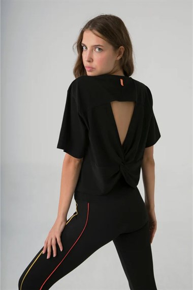 Kemı Bayan O Yaka Backspin K.Kol Tshırt 26y Kmı SİYAH