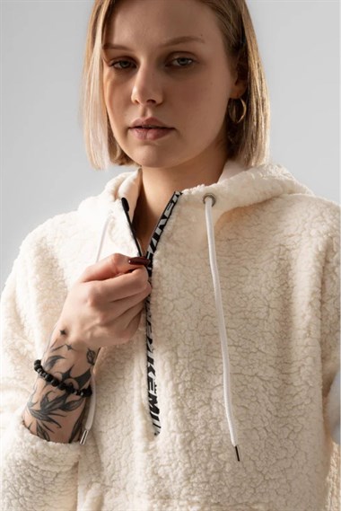 Kemı Bayan Yarım Fer.Pelüş Sweat 26y Kmı KREM