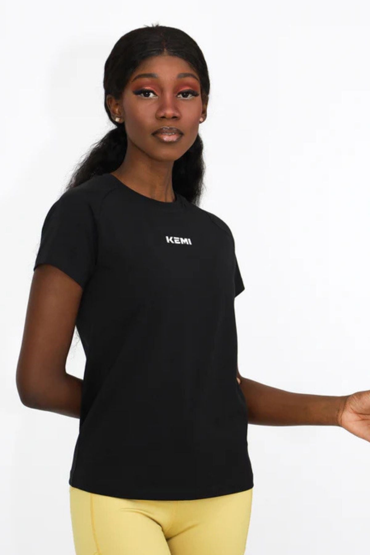 Kemı Bayan O Yaka K.Kol Tshırt 26y Kmı SİYAH