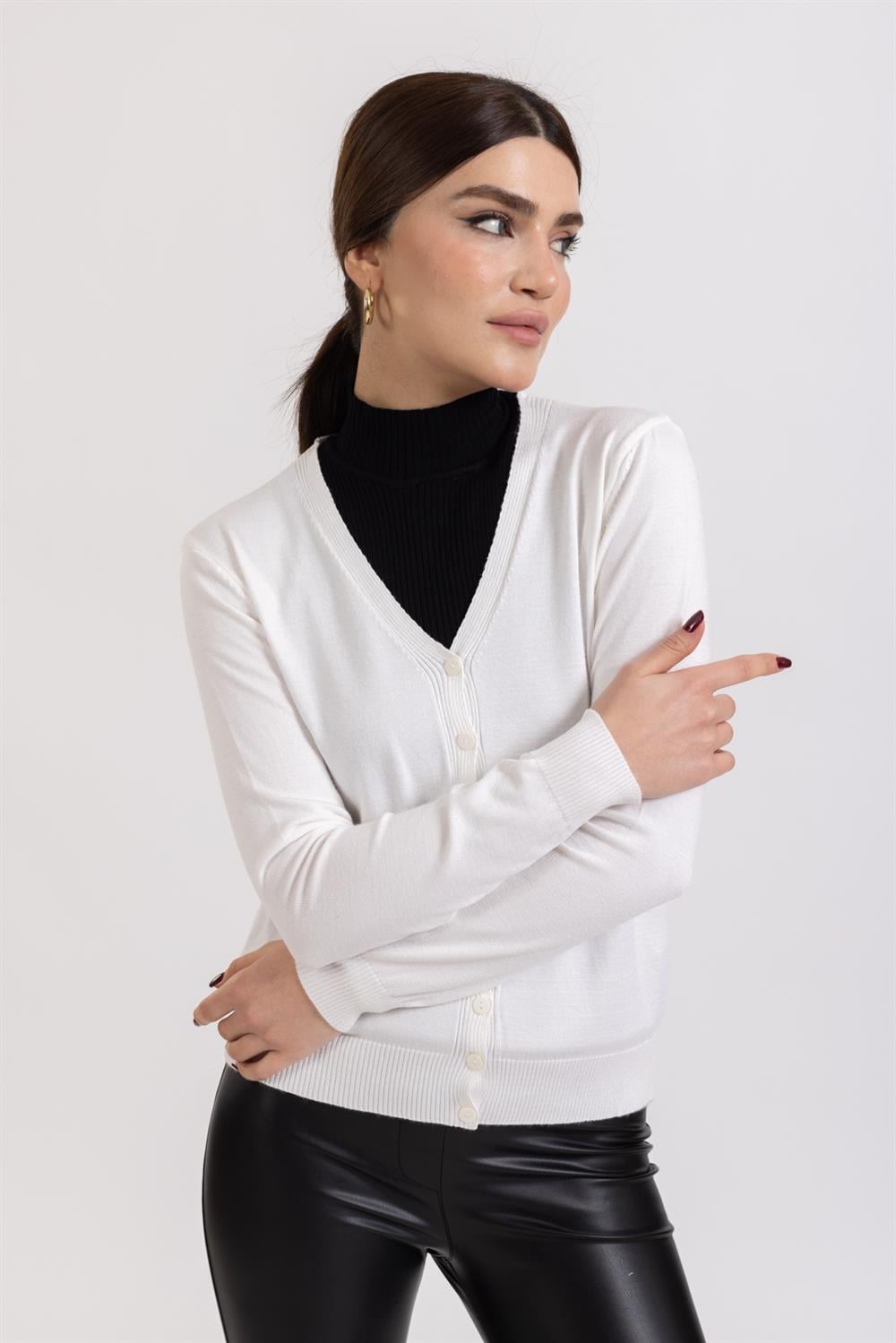 Ms Bayan Tam Dügmeli İnce Hırka Beyaz