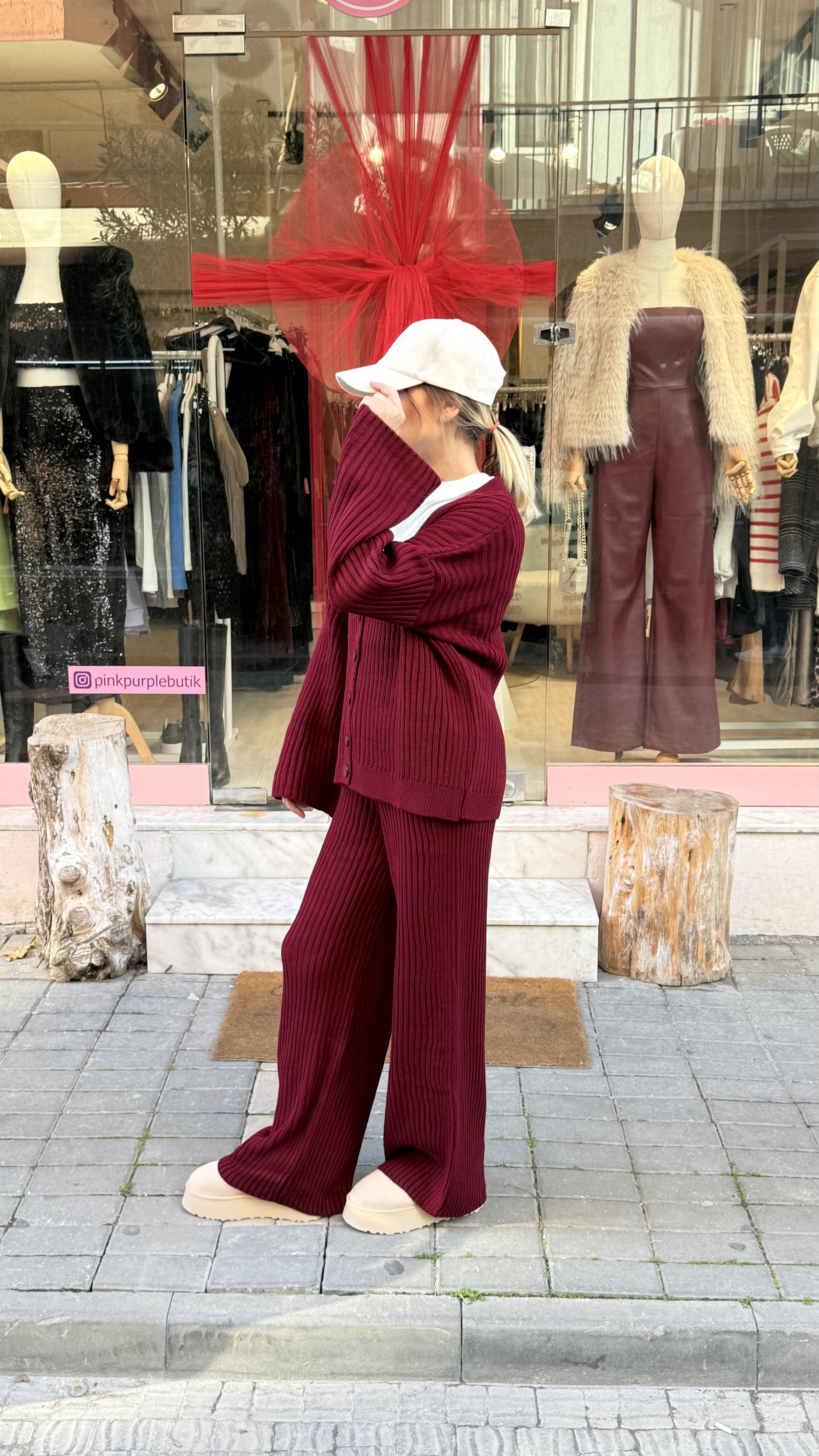 Bordo Düğmeli Triko Takım