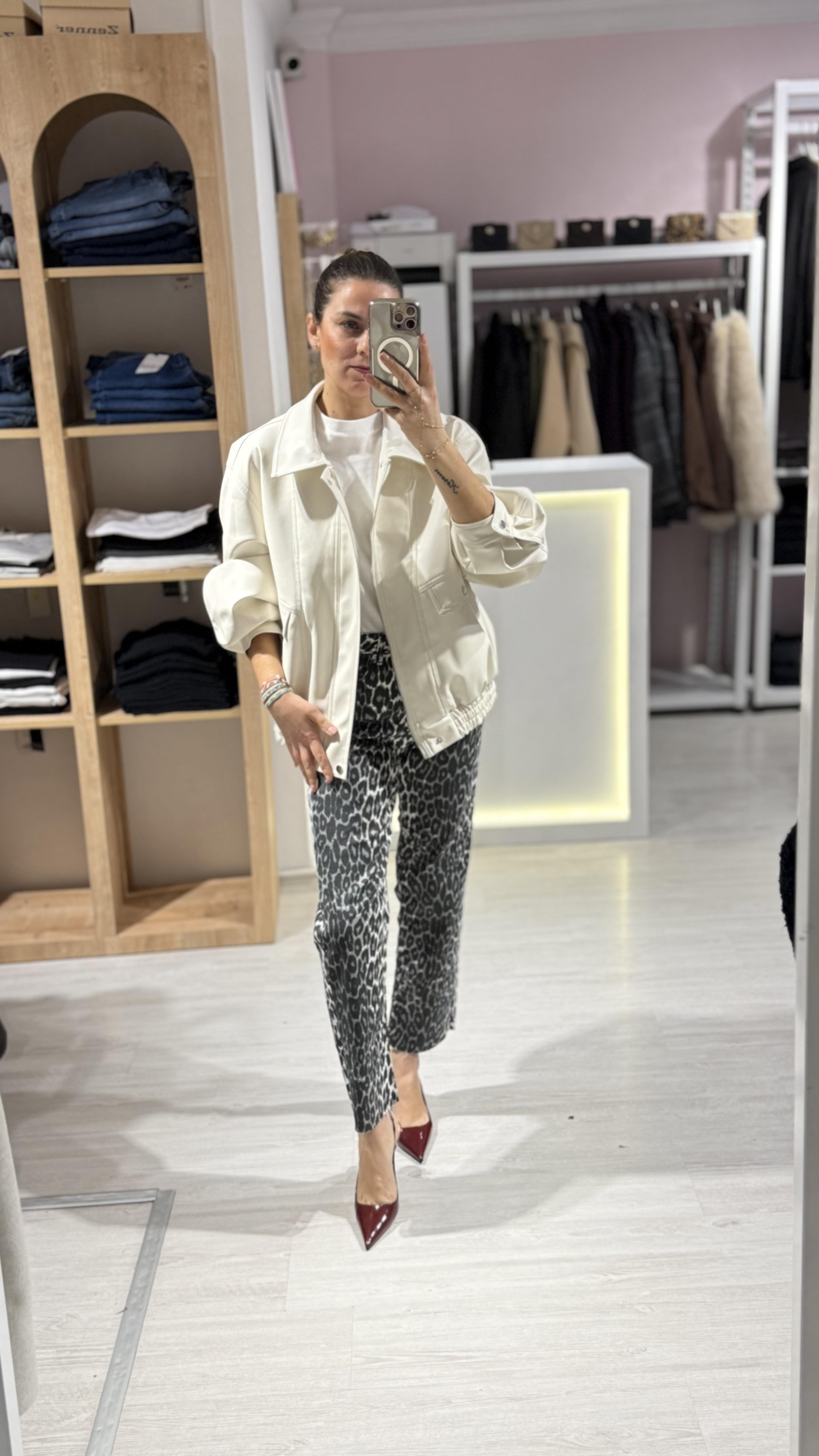 Gri Leopar Jean