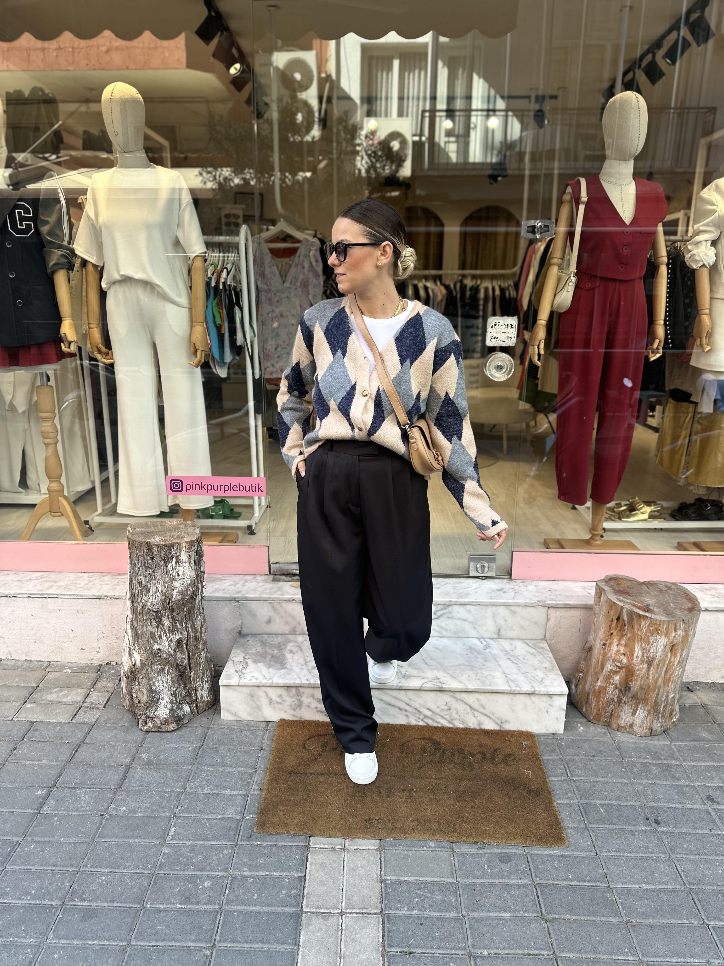 Gri Siyah Baklava Desen Hırka